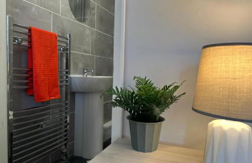 4 En-Suite Rooms-Walk to Warwick Hospital-Ideal for Professionals & Contractors - Foto 4