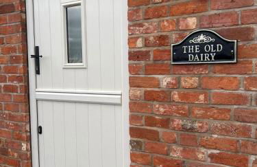 Charming 2-Bedroom Cottage in Warwickshire - Photo 9