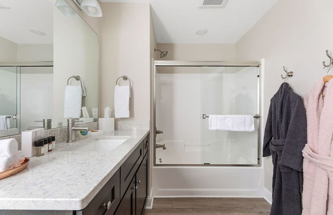 539 Bay St. Lake View Condo Unit 203E - Foto 14