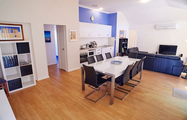 Golf and Beach Retreat - Photo 6