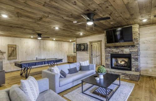 Modern Rustic Cabin with Sprawling Views and Hot Tub - Foto 33