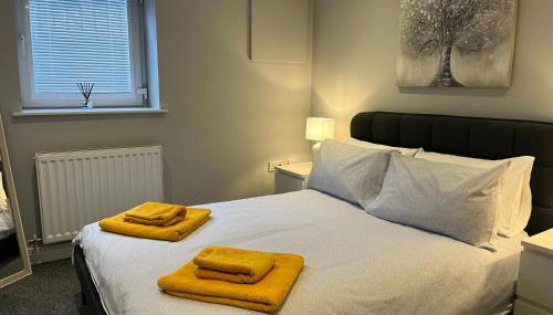 Stylish 1 Bedroom, 2 bed Basement Flat With Free Parking - Photo 3