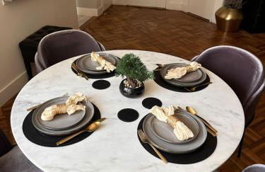 Warm and Welcoming - Photo 4