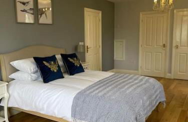 Large coastal cottage, private indoor pool, hut tub, sauna and steam pod - Photo 5