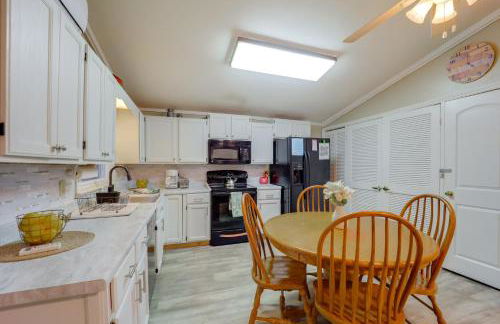 Mtn Home with Deck and Community Amenities in Newland - Photo 4