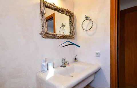 The Charming Waterfront Retreat, with a swimming pool & direct access to the sea, ideal for large families, or a group of friends - Foto 43