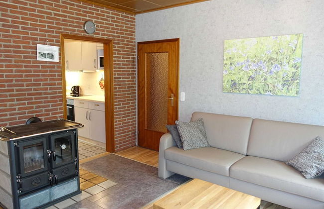 Feusdorf Forest Bungalow - Photo 9