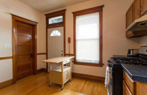 Wrigley Oasis! Steps from the Field! - 3BD 1BA - Foto 11