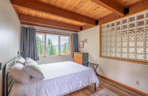 Stylish Deception Pass Retreat with Bay Views - Foto 16