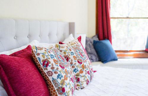 1907 Stone House - King Bed, Office, Crib, Toys - Foto 29