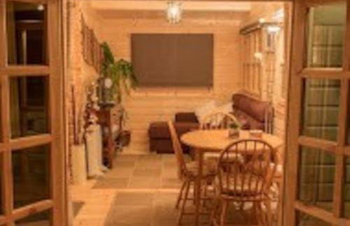 Family friendly sunny Log Cabin - Photo 14