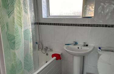 Cozy apt with good location - Photo 3