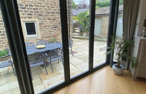 Garden annexe in Hathersage centre with parking - Foto 2