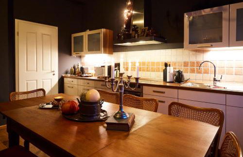 Wizard Apartment Hamburg - 3 Schlafzimmer - 156 qm mit Dachterrasse - bis 10 Personen - Dusche & Badewanne - Küche - Smart TV - kostenloser Parkplatz - Foto 28