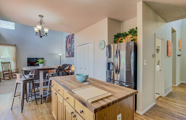 4BR AF Academyw/hot Tub & Firepit - Foto 16