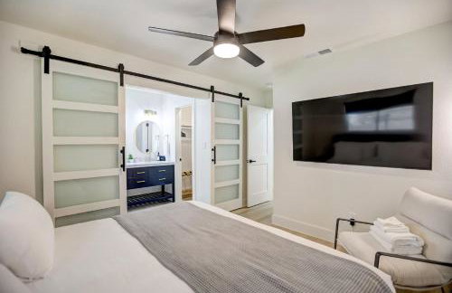 Custom Designer Home. Sleeps 9. Close to domain Q2 - Foto 27