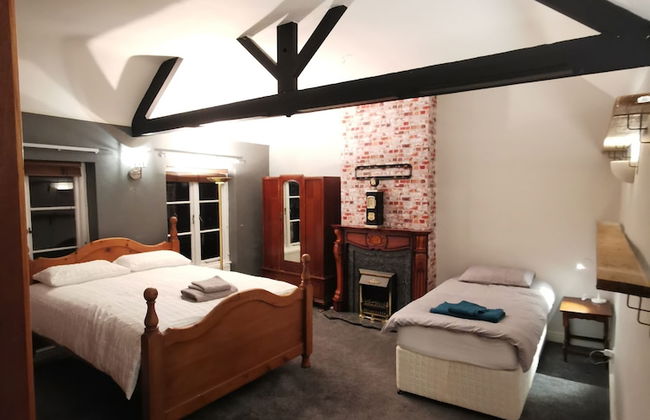 House - Sleeps up to 14 & Parking Available - Foto 5