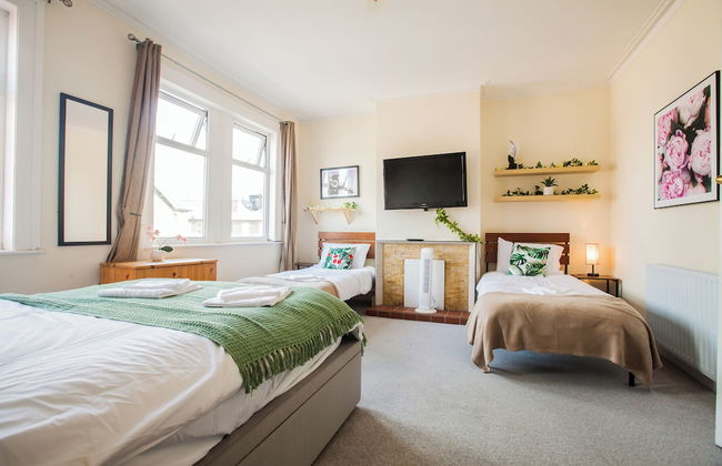 Comfy Kingston Central Garden House & Free Parking - Foto 15