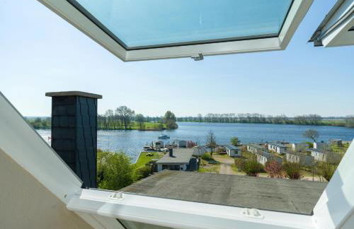 Spacious Ensemble Hecht Right On The Eider River - Photo 19