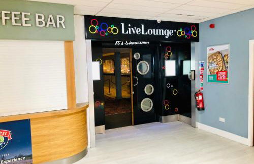 Family Seaside Retreat Private Stay at 5-Star Rockley Holiday Park Poole - Photo 47