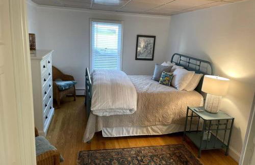 Updated Historic Water St 2 Bdr, 2 Bath apartment. - Photo 5