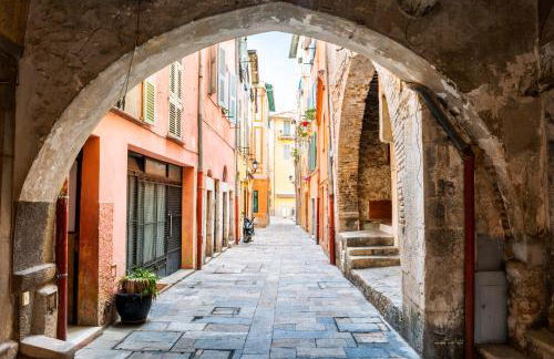 VILLA DES PERGOLAS -6 Bdrs - 5 bathrs -Parking -Jardin -JACUZZI -TRAMstation , 10 min beach - Foto 35