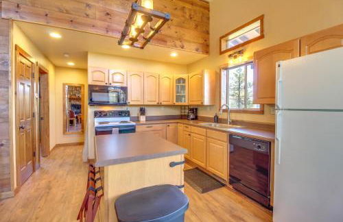 Mtn-View Hilltop Hideaway with Deck in Show Low - Foto 8