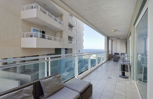 Luxury Apt With Side Seaviews and Pool, Best Location - Foto 25