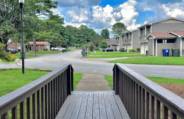 Big, Tidy, Cushy, & Activities - Foto 35