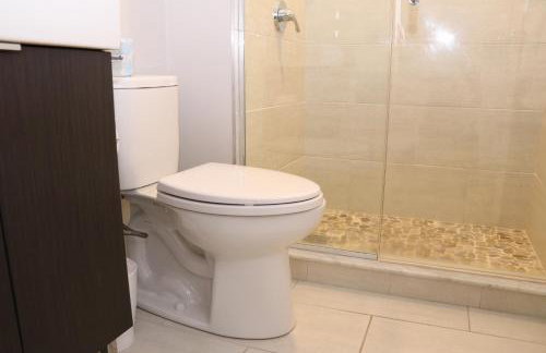 A Stylish Stay w/ a Queen Bed, Heated Floors.. #34 - Foto 12