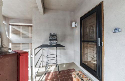 Lake front Keowee Condo with Balcony & Resort Amenities! 20 min to Clemson condo - Foto 28