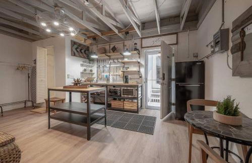 Ultimate Man Cave Garage studio minutes to Whatever YOU do - Foto 29