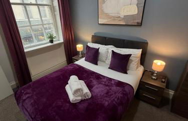 City Centre 4 Bedroom Apartment with Terrace Sleeps 10 by StaySavvy Accommodation - Foto 37
