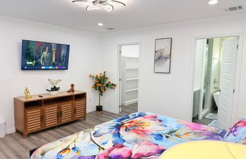 Cozy Lakeview Retreat Home - Photo 29