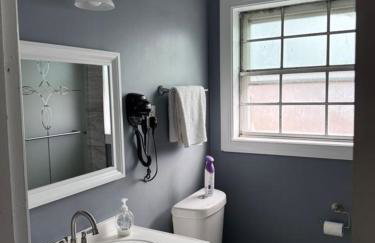 Stylish Remodeled 23 Large beds Near Elvis Presley - Foto 44