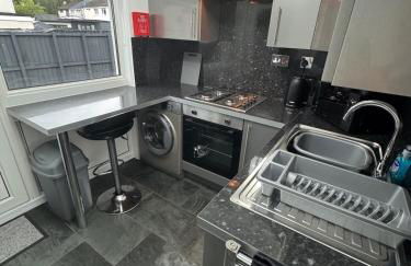 Family - Garden - Parking - WiFi - Sleeps 5 - Foto 20