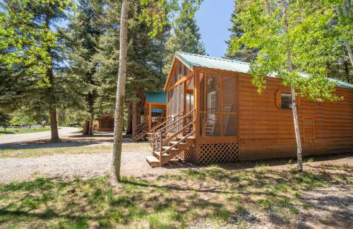 The Colorado Spruce Cabin #15 at Blue Spruce RV Park & Cabins - Foto 1