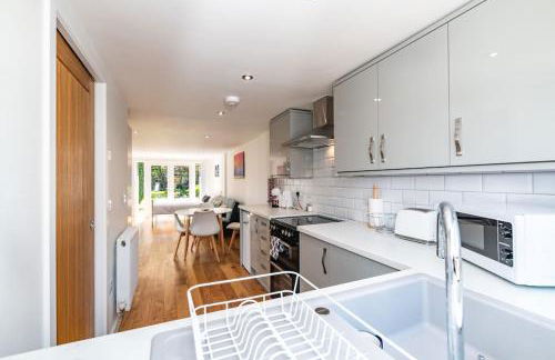 Patio lodge with forest access close to beaches - Foto 11