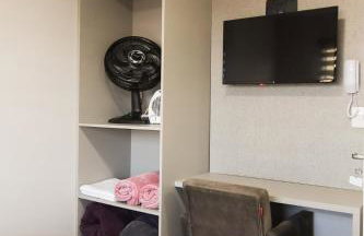 Lou Suítes - Suíte 9 com 2 camas de casal - total confort - Foto 13