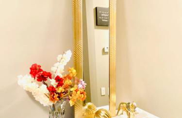 Cozy Uptown apartment with Gym and Swimming pool - Photo 8