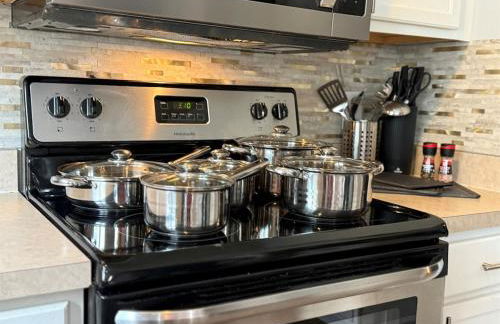 Near Disney, Private South Facing Pool, Star Wars Arcade Theater, 3 King Beds - Photo 7