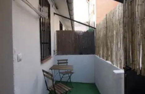 Bonito Estudio con terraza - Photo 11