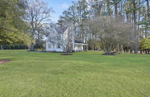 3BR Farmhouse with Porch Fire Pit Horseshoe Pit - Foto 28