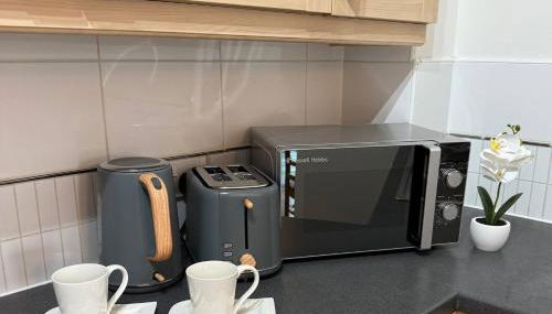 City Centre Apartment - Free Parking - Sleeps 4 - Foto 3