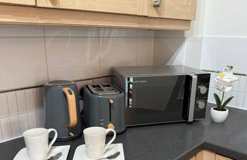 City Centre Apartment - Free Parking - Sleeps 4 - Foto 3