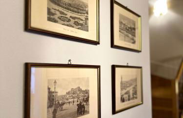 Lady Capulet Apartments - Photo 10