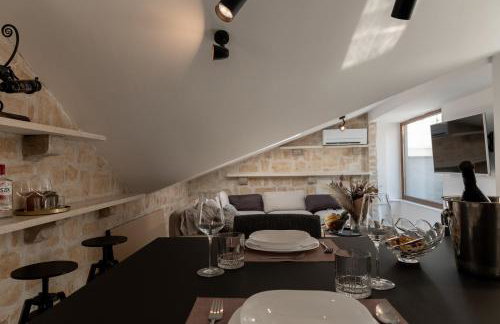 Charming stone apartment with jacuzzi in center of Omiš - Foto 51