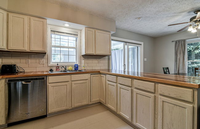 2 BR apt near Mtn to Sea Hiking Trail - Foto 3