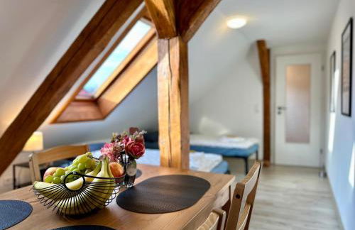 Apartment im Zentrum - Nähe Restaurant & Waschsalon - WLAN, Parkplatz, Bad & mehr - Foto 1