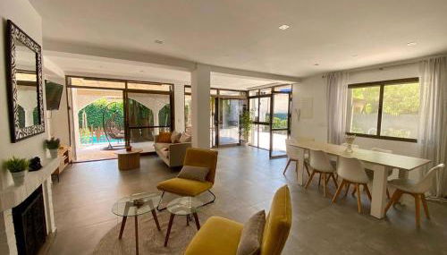 Mediterranean Villa - Private Pool , Garden & BBQ - Photo 2